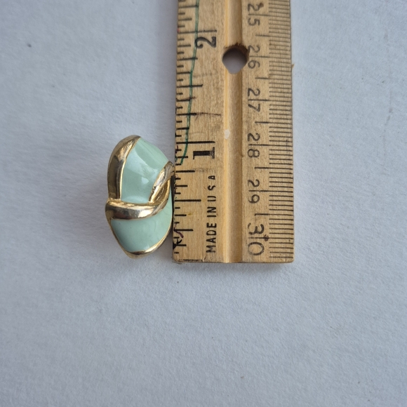 Gold and Green Clip On VintagenEarrings - Picture 4 of 5